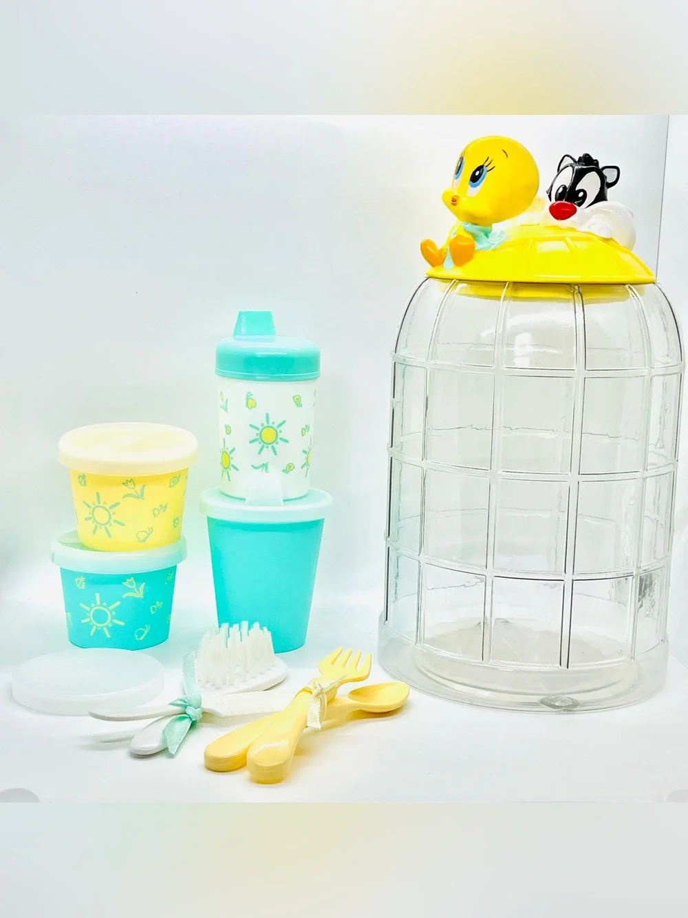 VTG Baby Looney Tunes Sylvester and Tweety 12 Piece Gift Set INCOMPLETE READ
